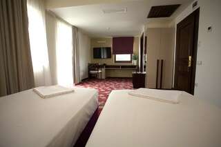 Отель Hotel Relax Craiova Крайова Классический двухместный номер с 2 отдельными кроватями-1